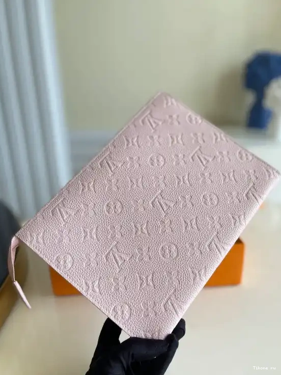 Cheap LOUIS VUITTON POCHETTE VOYAGE 0610